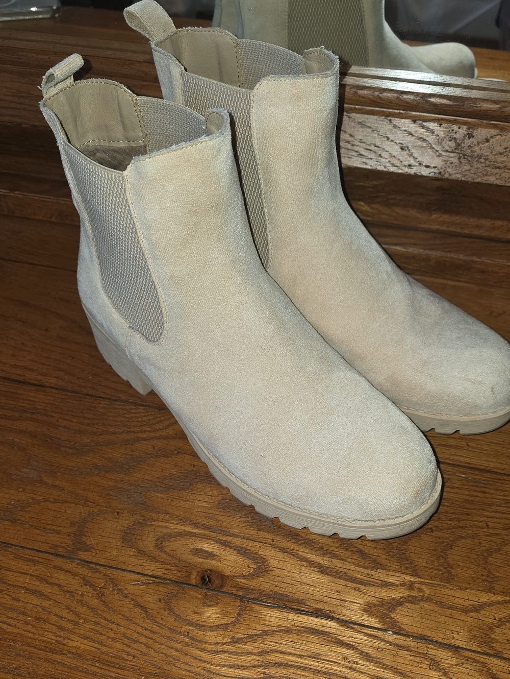 Women's Suede Chelsea Boot in Nude/ Light Beige